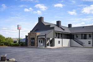 Exterior - Quarters Inn & Suites Nashville (Nashville)