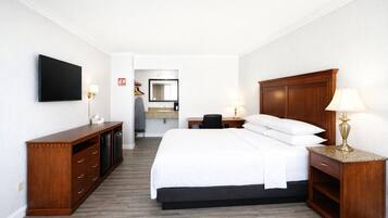 1 bedroom, desk, WiFi (free)