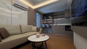 Smart TV - Stylish Capri residense BangTao Beach (Choeng Thale)