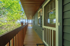 Terrace/patio - Lost But Found - Beautiful Mountain Home (Franklin)