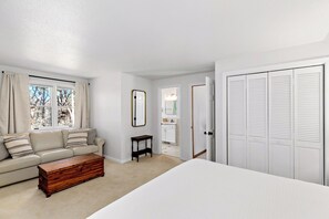 Room - Lovely 3-bedroom house with AC in enjoyable Eastham neighborhood (Eastham)