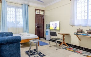Room - Cozy 1-bedroom apartment in beautiful Mombasa with a coolfresh air (Mombasa)