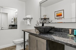 Hair dryer, towels, soap, toilet paper - Orgins 1501- Luxury 3 Bedroom Sky-High Penthouse (Panama City Beach)