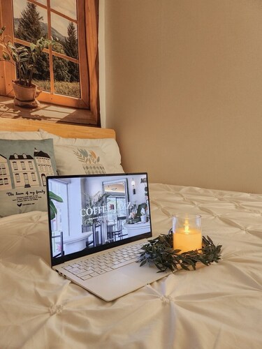 Spacious&Private&Cozy 2 Bed Rooms in Sinchon for 4/Near Hongdae,Close to Subway.