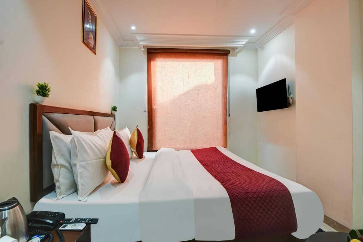 Classic Double Room, City View | City view