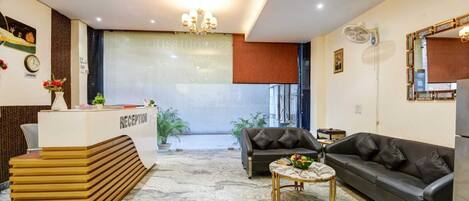Classic Double Room, City View | Lobby