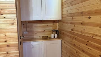 Dubbelrum eller tvåbäddsrum för familj - balkong - utsikt mot trädgården | Interiör