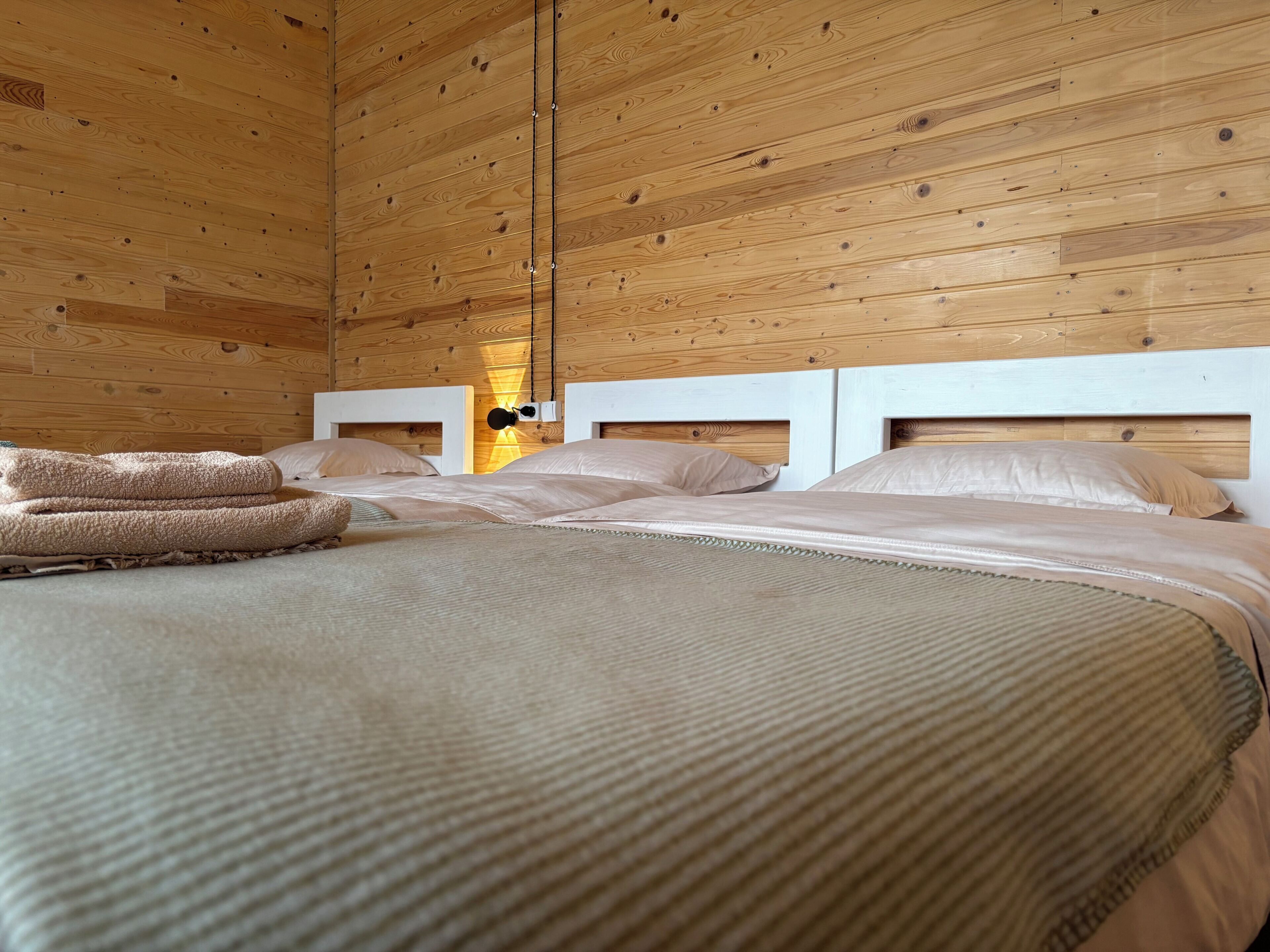 Familieværelse til 3 personer - udsigt til have