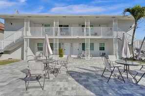 Exterior - 906 North Riverside Dr (Lake Worth Beach)