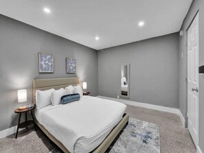 Comfort Room - 906 North Riverside Dr (Lake Worth Beach)