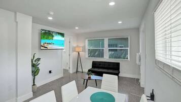 Family Suite | In-room dining