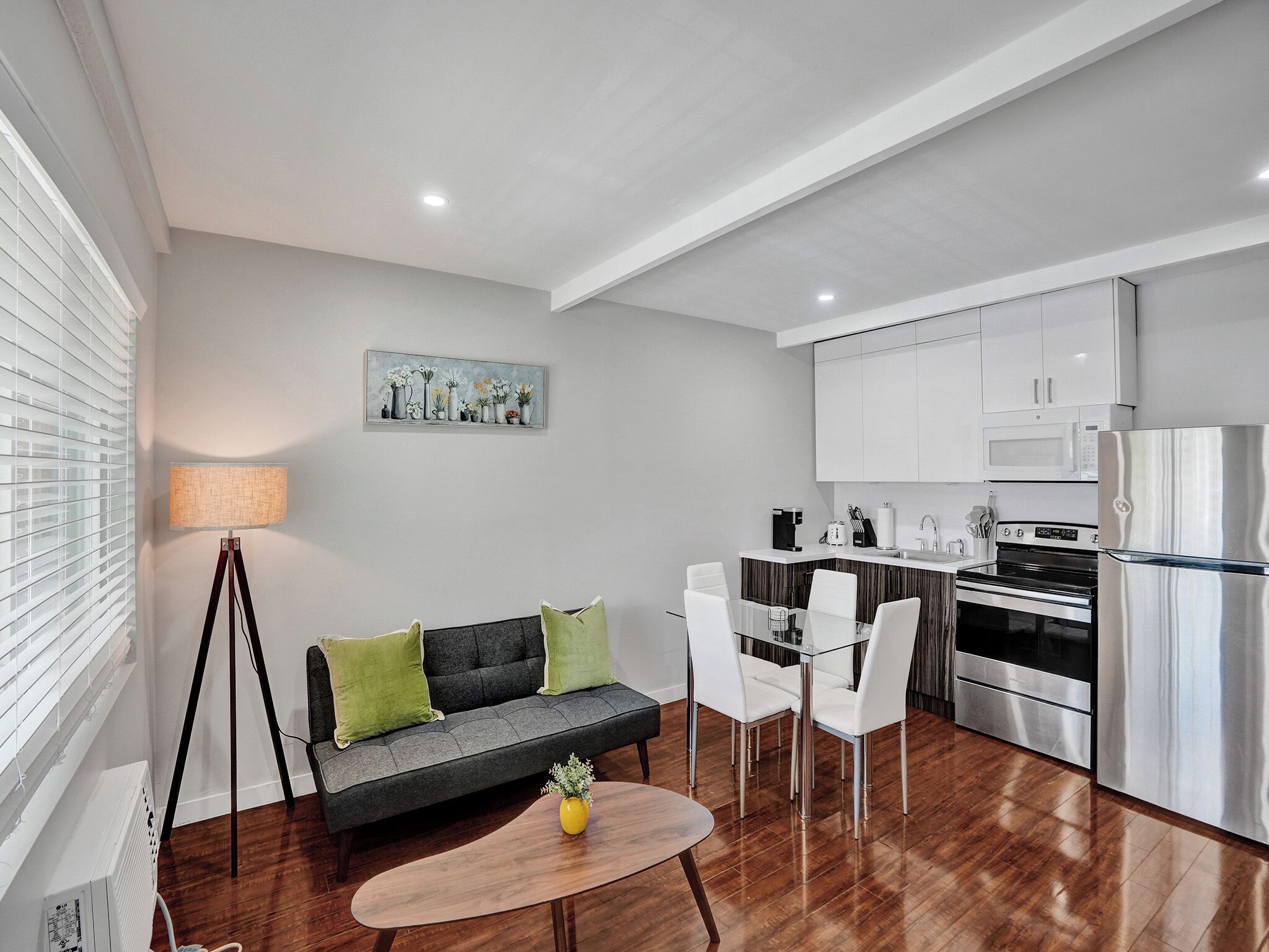 컴포트룸 | 거실 공간