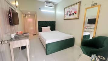 ๋๋ญ์ค ๋๋ธ๋ฃธ