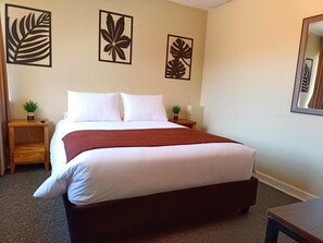 Unclassified image, 4 of 27, button - CASA PARDO (Cusco)