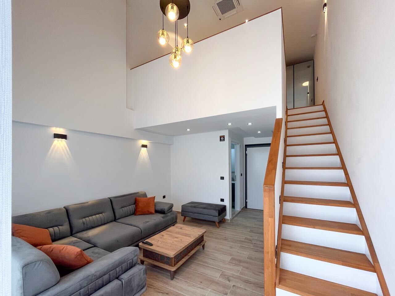 Classic Apartment, Ocean View | Living area