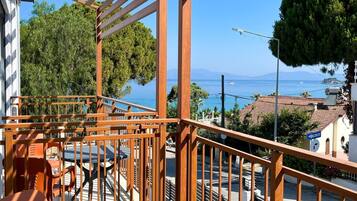 Classic Apartment, Ocean View | Property grounds