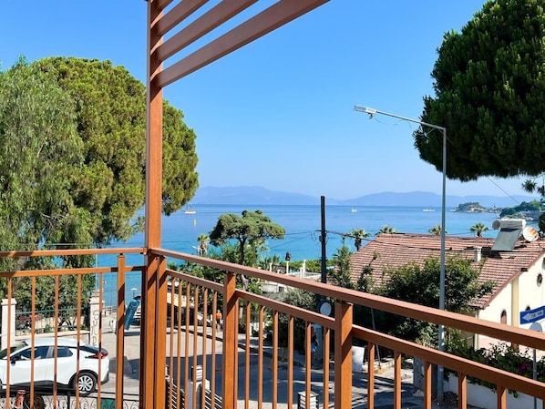 Classic Apartment, Ocean View | Terrace/patio