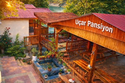 Kapuzbasi Uçar Pansiyon