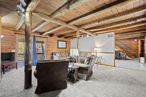 TV, ping pong - Lakefront Home w/ Private Apartment | Sleeps 12 | Boat Slip Available (Branson West)
