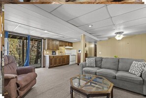 TV, ping pong - Lakefront Home w/ Private Apartment | Sleeps 12 | Boat Slip Available (Branson West)