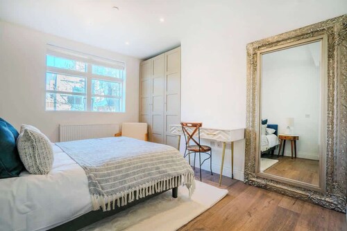 Spacious 3BR Wimbledon Home | Roof Terrace + Parking