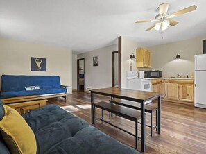 TV, ping pong - Lakefront Sleeps 28 • Family Reunion Ready • Pool, Game Room, Fire Pits (Branson West)