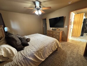 Room - Stargazing Family Cabin, 2mi to Burrow St & Hiking Trls. 2BR+Loft/Office, 2.5BA. (Cloudcroft)