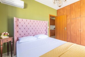 1 bedroom, iron/ironing board, Internet, bed sheets - Adorable 1-bedroom apartment with AC in charming Rethymno (Rethymno)