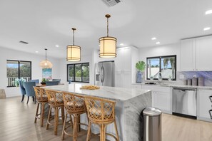 Fridge, microwave, oven, stovetop - Gorgeous 3 Bdrm Home w/ private pool, 60' dockage (Marathon)