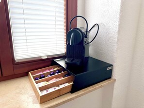Kaffee und/oder Kaffeemaschine