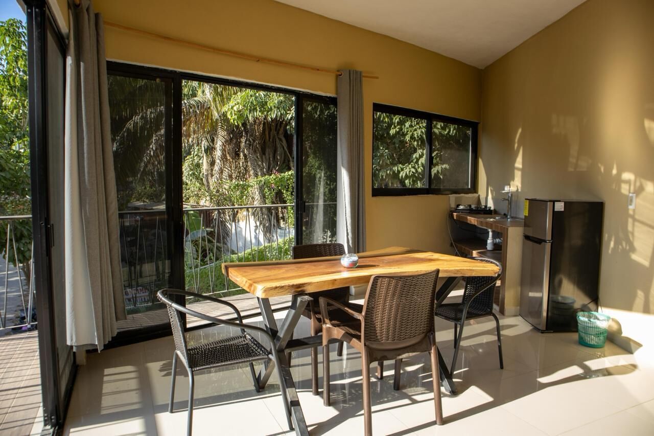 基本開放式客房, 陽台, 城市景觀 | 室外用餐