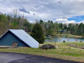 Property grounds - Private Barn Stay w/ Lake Access – QuietStay, No TV/Internet (Saluda)