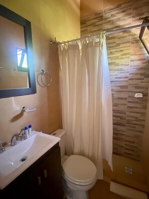 Bathroom - Ibera Birding Lodge (Loreto)