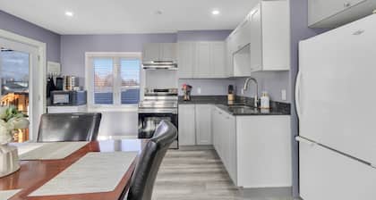 3 Bedroom Upper Unit in the Heart of Windsor