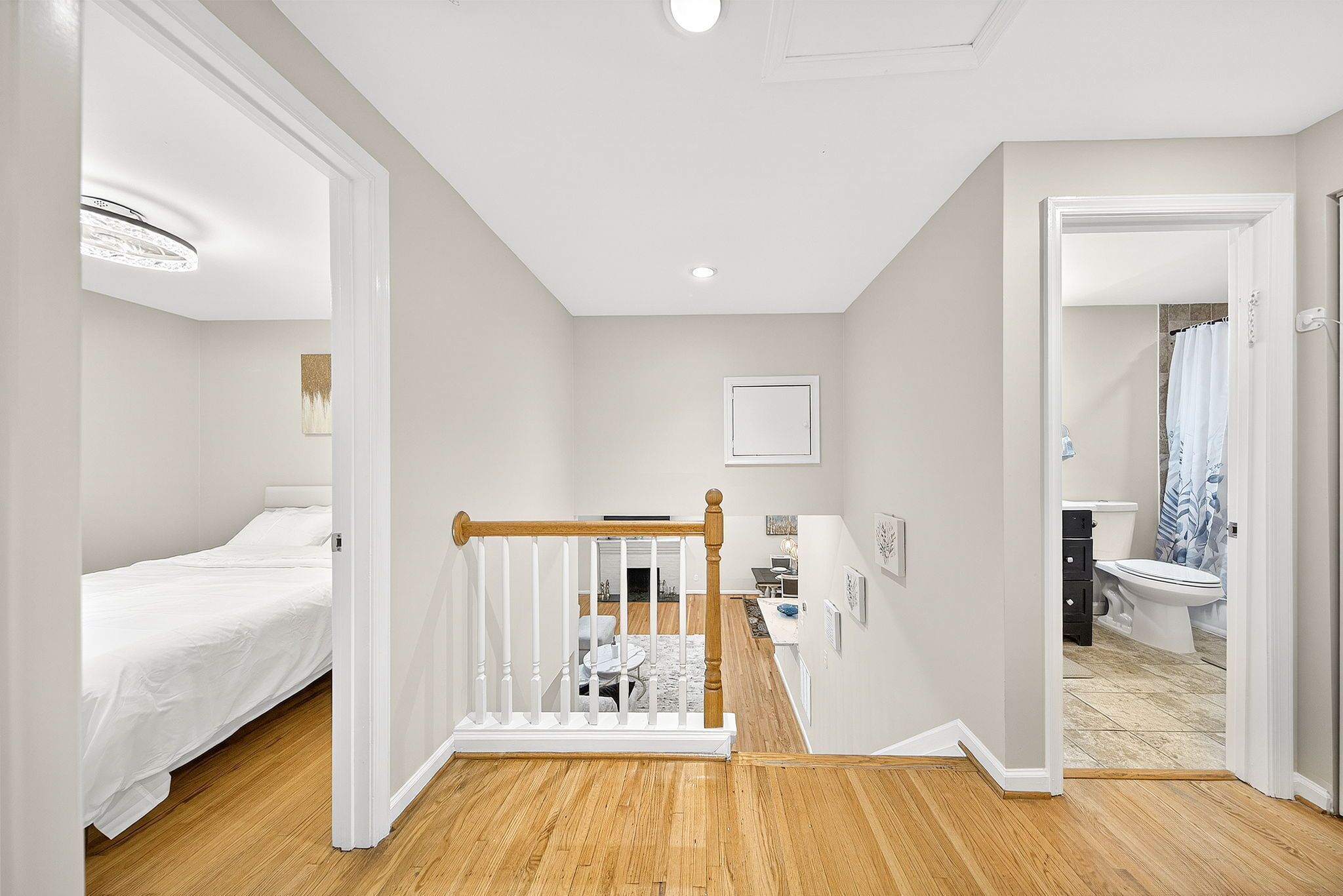 5 Schlafzimmer, Schreibtisch, Bügeleisen/Bügelbrett, Reisekinderbett