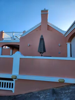 Property grounds - Two-bedroom house that sleeps 6 in St. George's. Your home away from home! (St.George's)