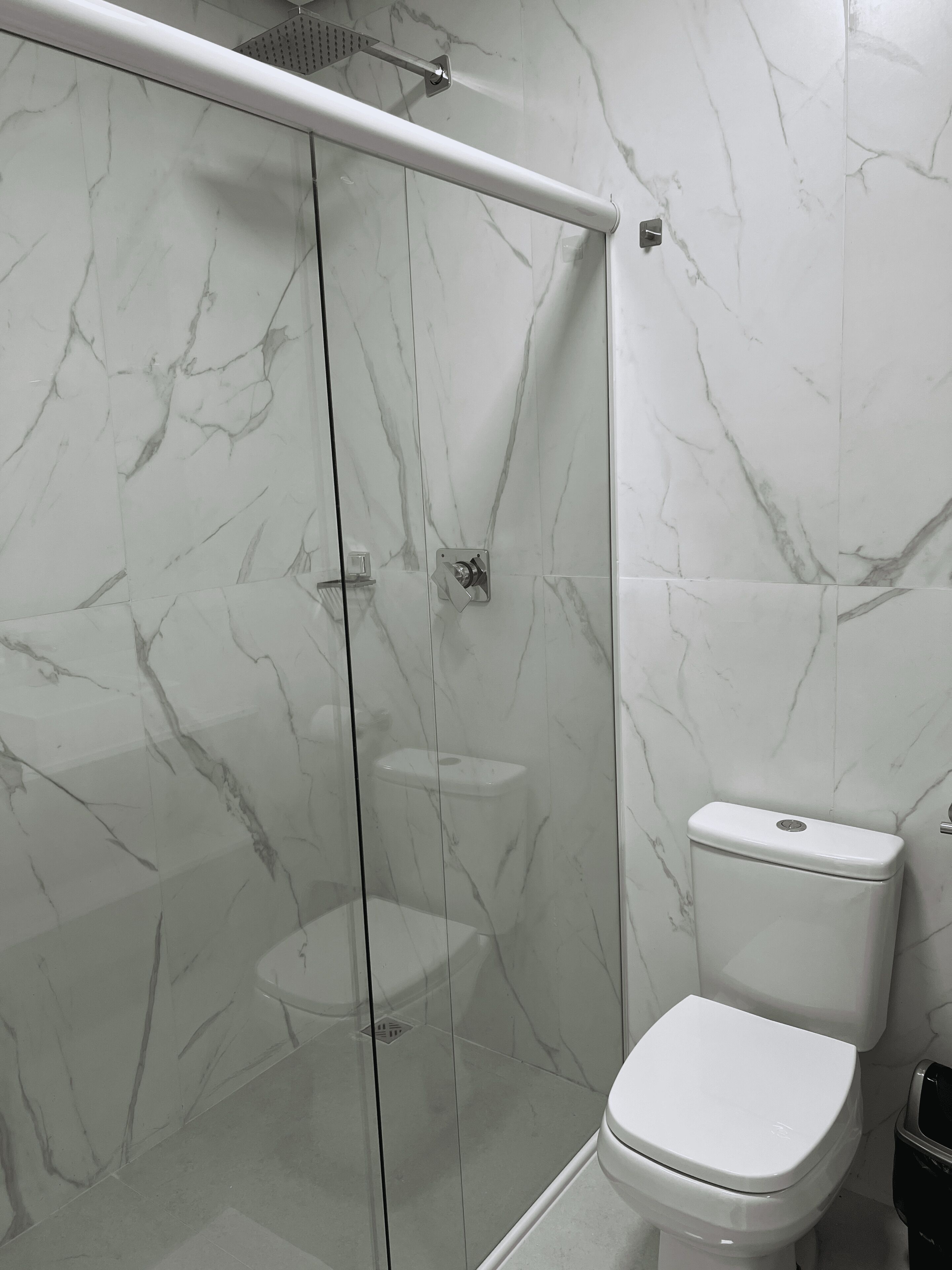 Room, Lanai | Bathroom | Shower, towels, soap, shampoo