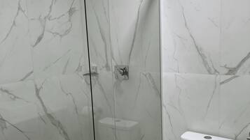 Room, Lanai | Bathroom | Shower, towels, soap, shampoo