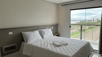 Room, Lanai