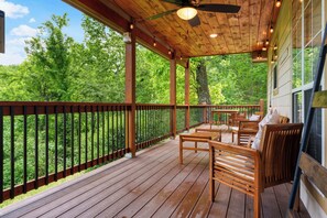 Terrace/patio - Secluded Cabin, Panoramic Views, Hot Tub, 2 King Beds (Sevierville)