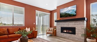 The Haven, Desert Inspired Retreat in Star | Zippy Wi-Fi, Sleeps 8
