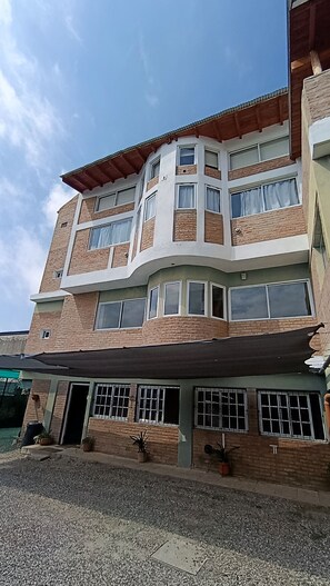 Exterior - Altas Cumbres Hotel & Apart (Villa Carlos Paz)