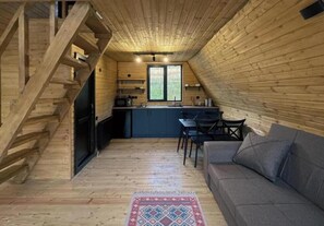 Smart TV y chimenea 