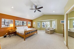 4 bedrooms, WiFi, bed sheets - Gold Family Escape:4BR,3BA,Game Rm-10 Min to Ski (South Lake Tahoe)