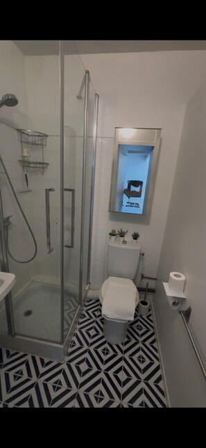 Bathroom - City center studio (Vendôme)