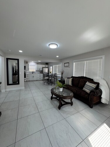 Enjoyable 2-bedroom house with AC in charming Wichita