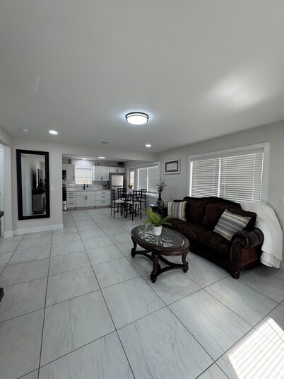Enjoyable 2-bedroom house with AC in charming Wichita