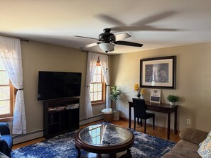 Living area - The Carriage House (Tolland)