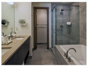 Bathroom - Cozy 2-bedroom ski in/ski out condo in Breckenridge at Grand Colorado Peak 8 (Breckenridge)