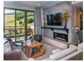 Living area - Cozy 2-bedroom ski in/ski out condo in Breckenridge at Grand Colorado Peak 8 (Breckenridge)